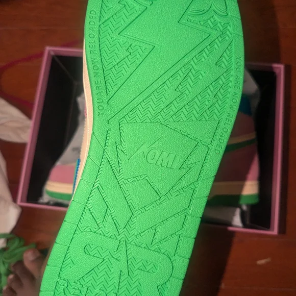 Air Omi Brand New!!! Men